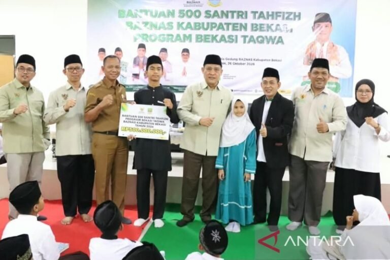 Baznas Bekasi Berikan Bantuan Rp1 Juta untuk 500 Santri Penghafal Al Quran