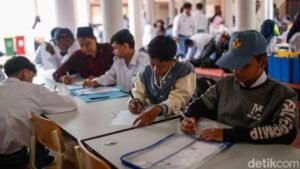 Dari Pengamen hingga Siswa Berprestasi: Sekolah Rakyat Buka Pintu Pendidikan Tanpa Tes