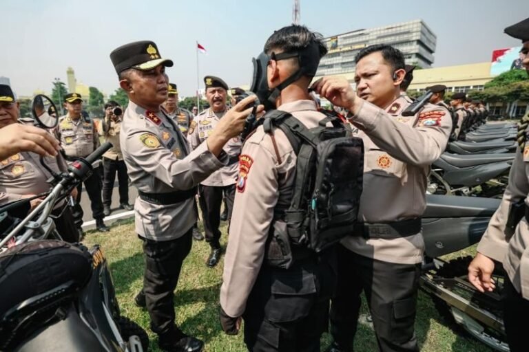 Polda Jatim Kerahkan Ratusan Personel untuk Tangani Kebakaran Hutan di 9 Wilayah