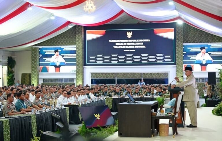 Prabowo Buka Pintu bagi Calon TNI-Polri yang Berkacamata